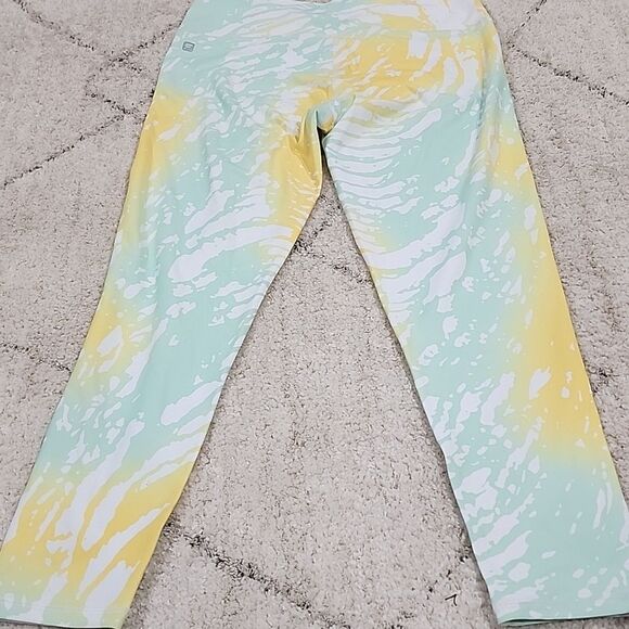 Fabletics Salar Capri Yellow Green Leggings Small Cropped Activewear Athleisure - Picture 3 of 6